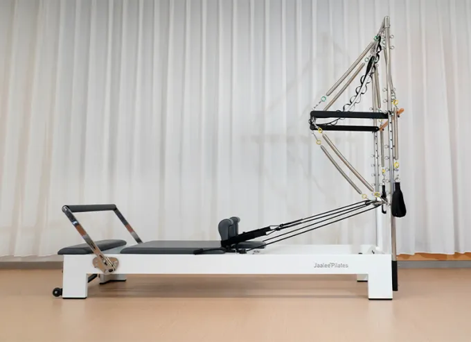 Light Luxury (Square) White Reformer